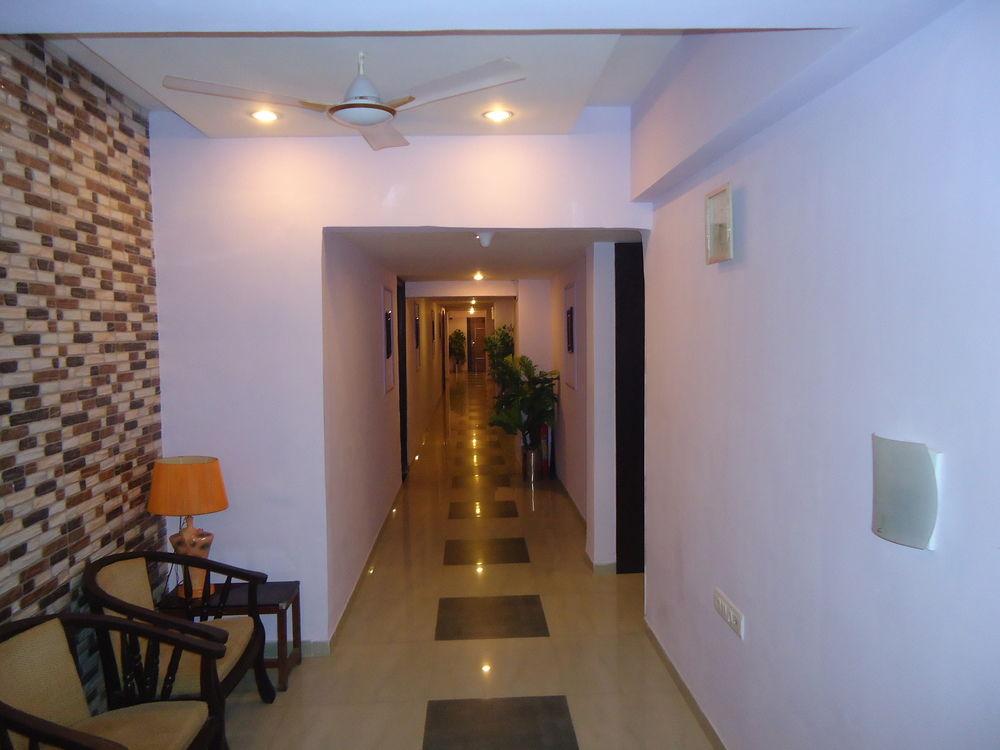 Hotel Maan Residency Satellite Road Ахмедабад Екстер'єр фото