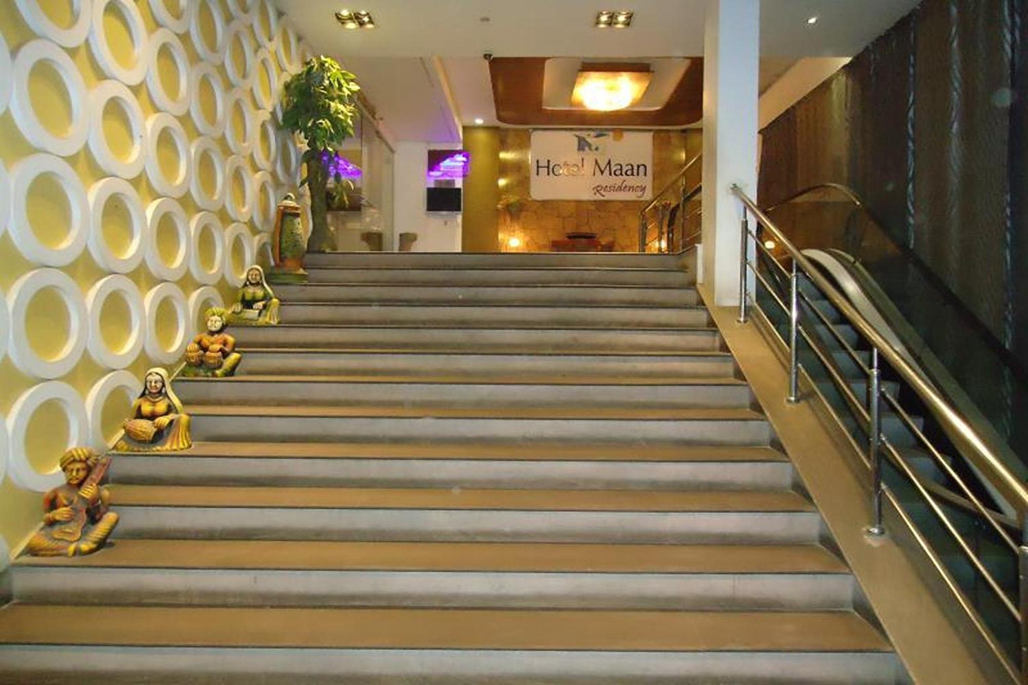 Hotel Maan Residency Satellite Road Ахмедабад Екстер'єр фото