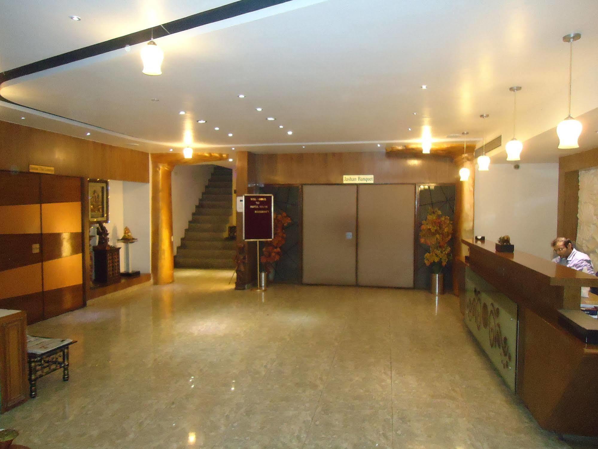 Hotel Maan Residency Satellite Road Ахмедабад Екстер'єр фото