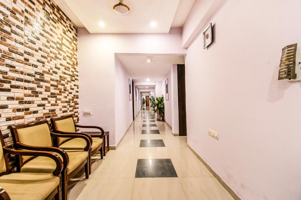 Hotel Maan Residency Satellite Road Ахмедабад Екстер'єр фото
